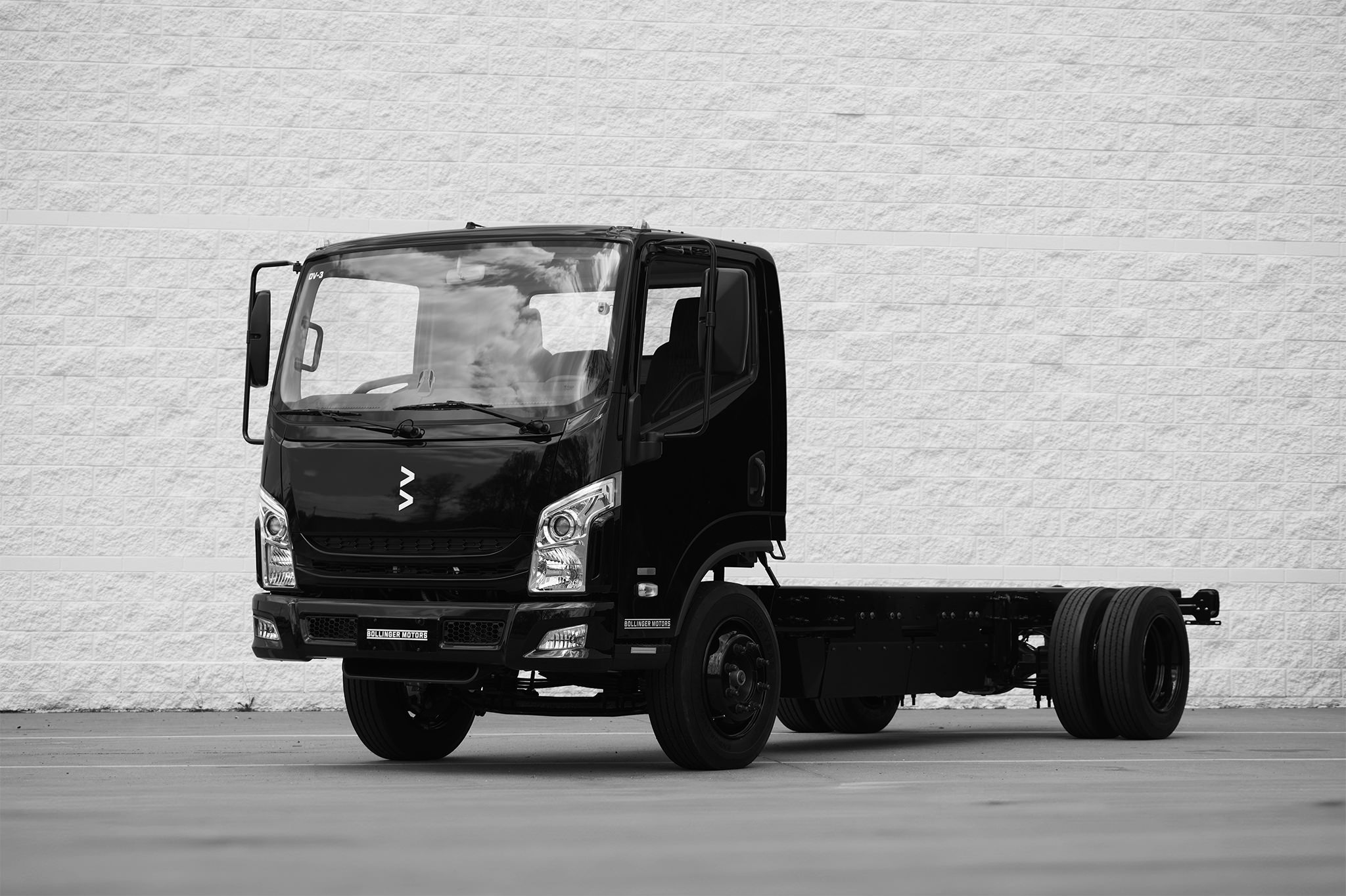 Bollinger Motors Announces Sale of 80 Bollinger B4 Chassis Cabs to Momentum Groups